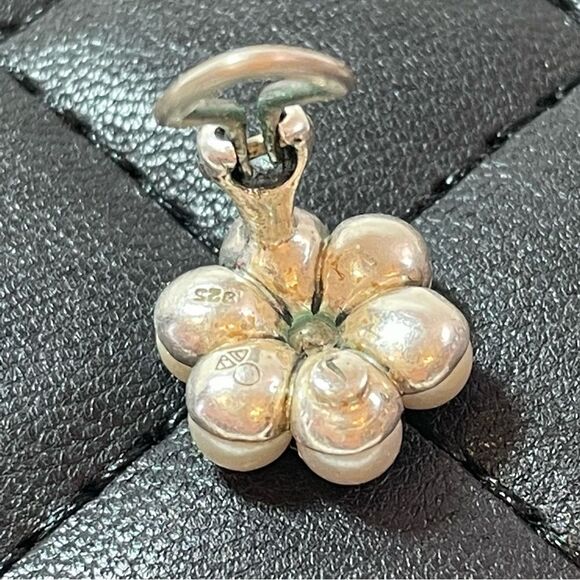 Antique sterling silver Pearl marcasite clip earrings in beautiful condition - Picture 6 of 6